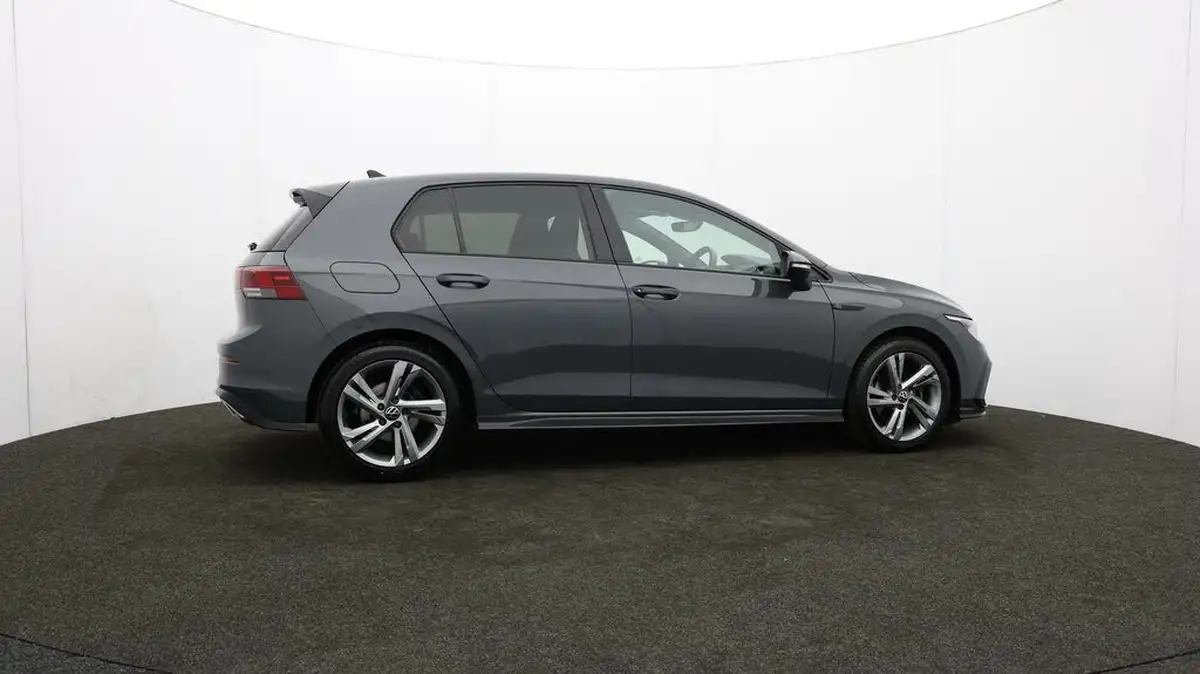 2022-volkswagen-golf-15-tsi-r-line-130ps-hatchback-big-36