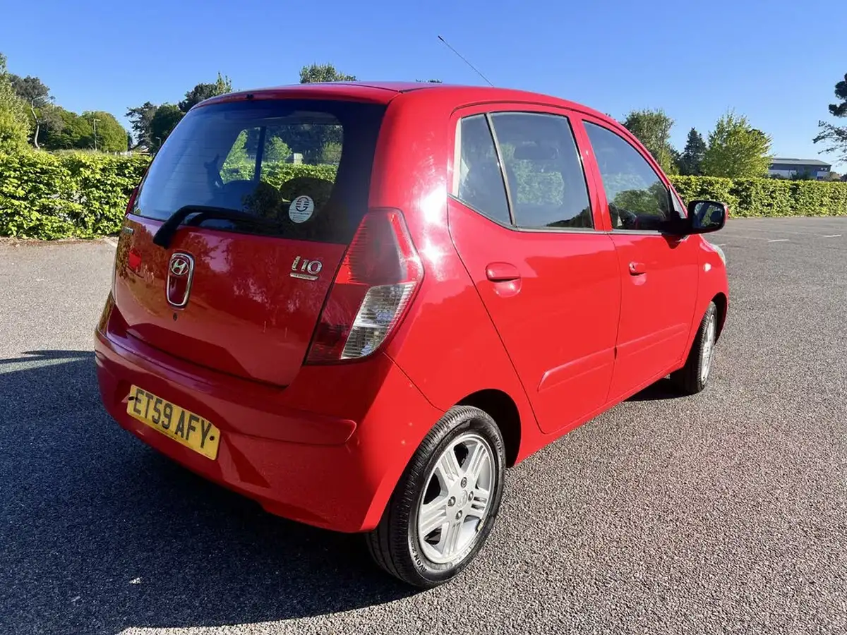 2010-hyundai-i10-11-edition-big-16