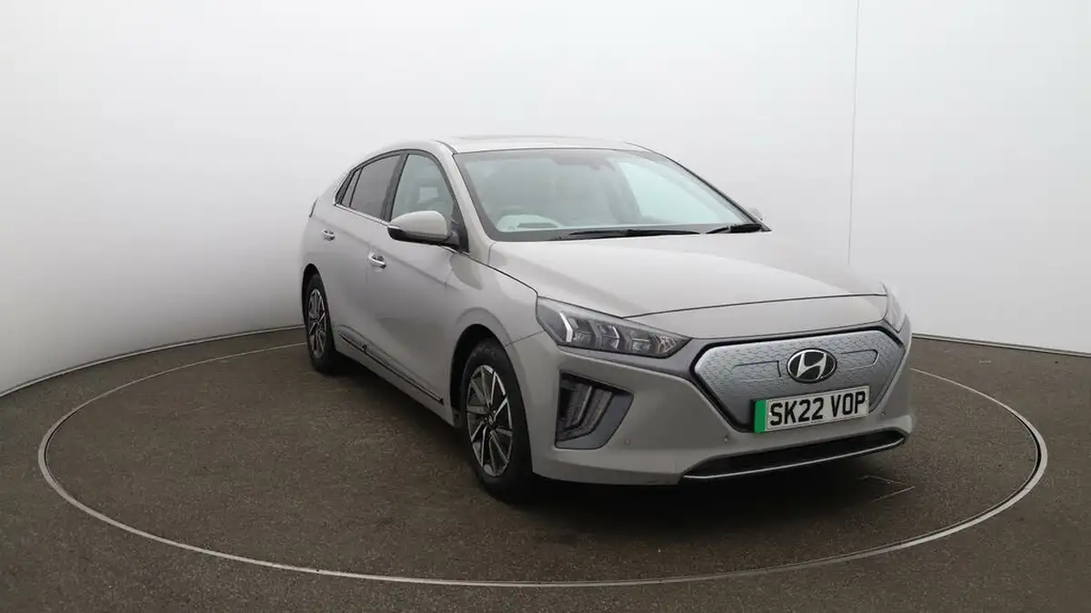 2022-hyundai-ioniq-e-premium-se-electric-big-44