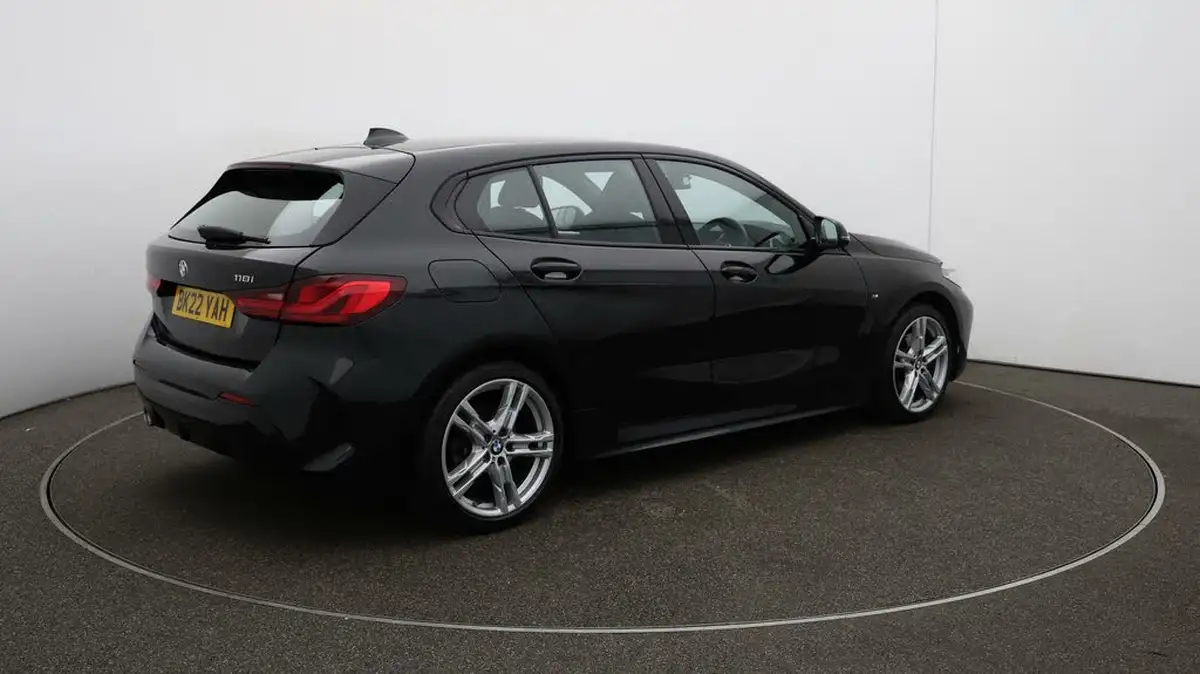 2022-bmw-1-series-15-118i-m-sport-lcp-dct-big-46
