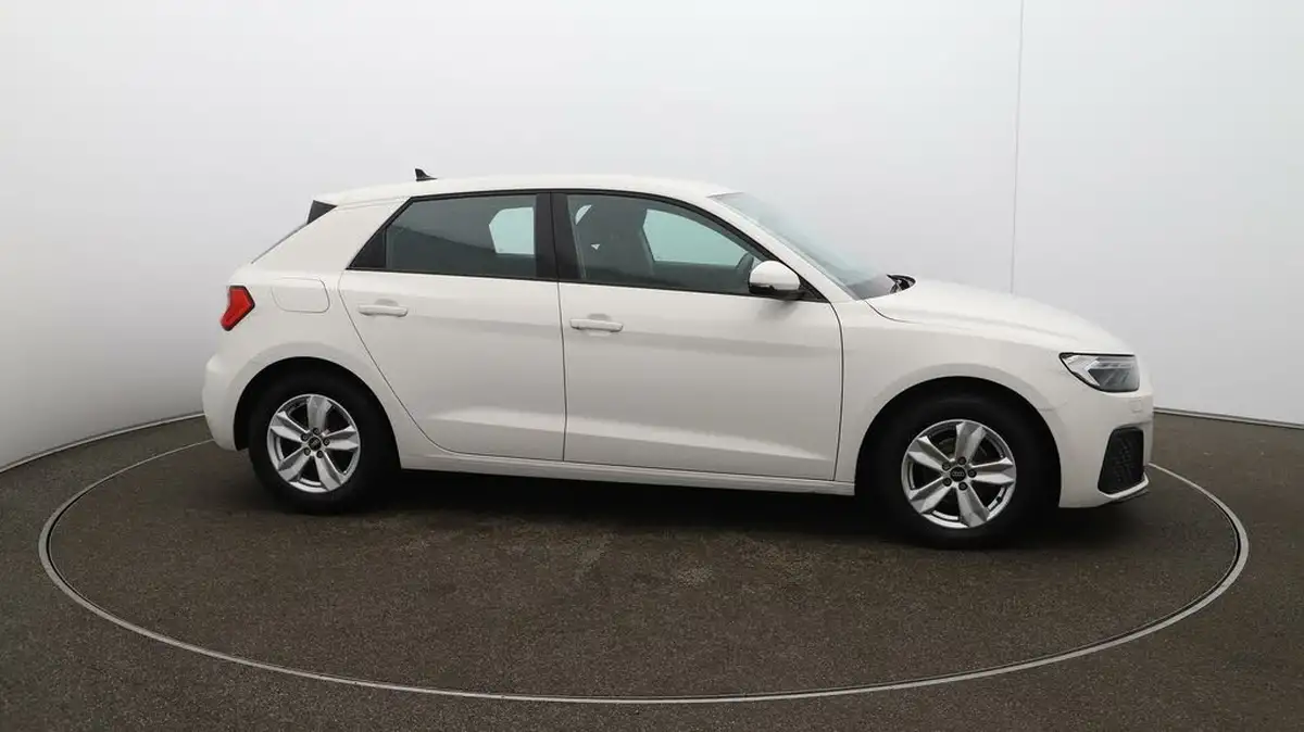 2022-audi-a1-10-25-tfsi-technik-big-47