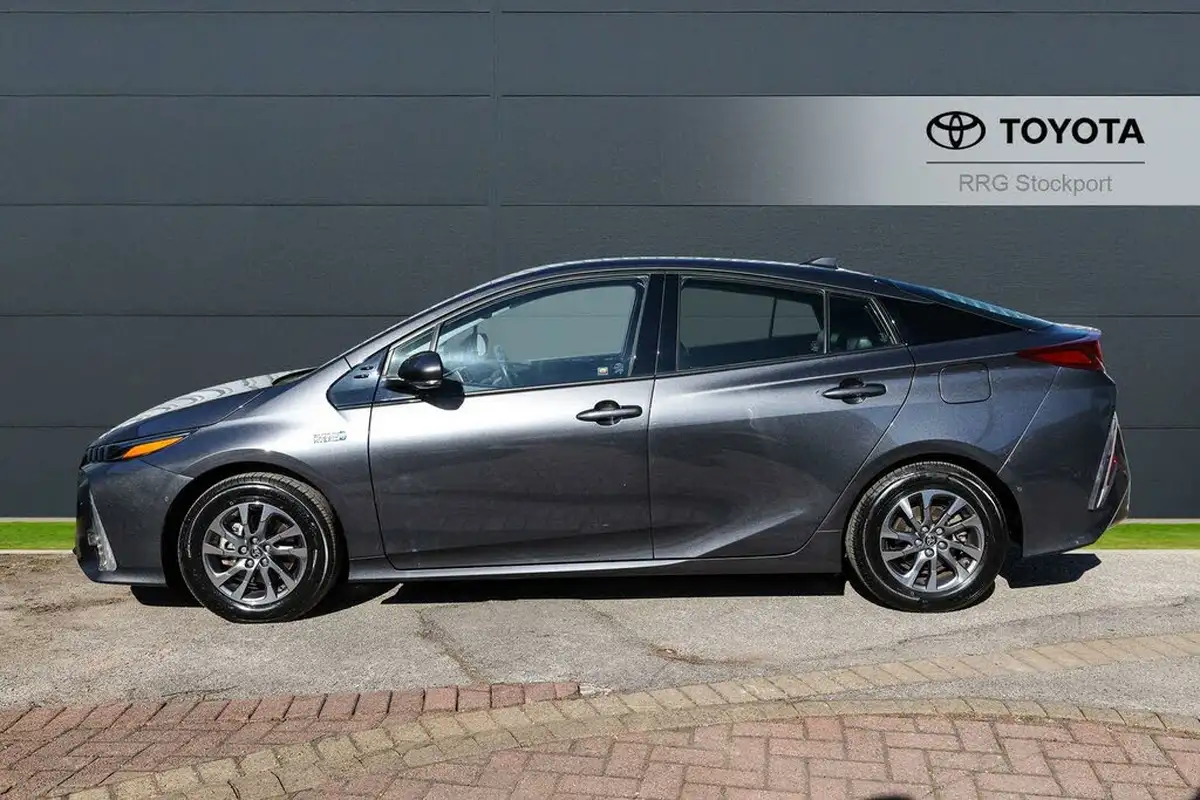 2021-toyota-prius-18-vvt-i-excel-plug-in-e-cvt-big-16