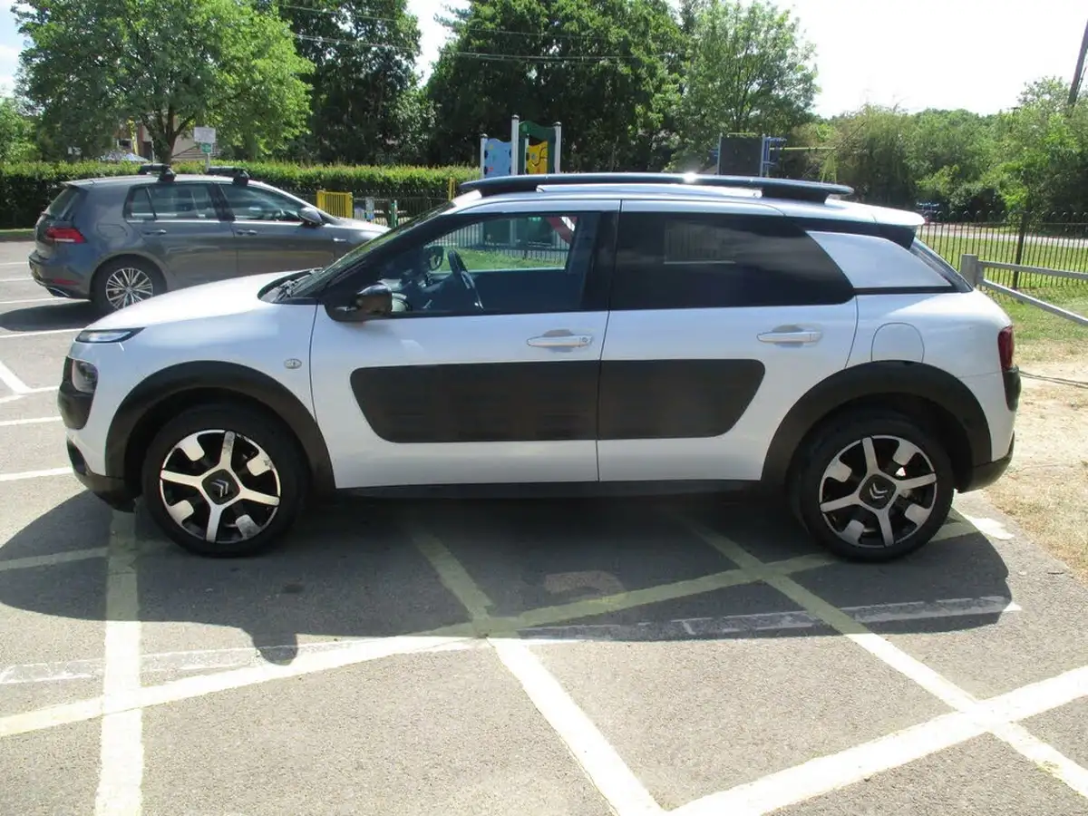 2016-citroen-c4-cactus-16bluehdi-flair-edition-big-18