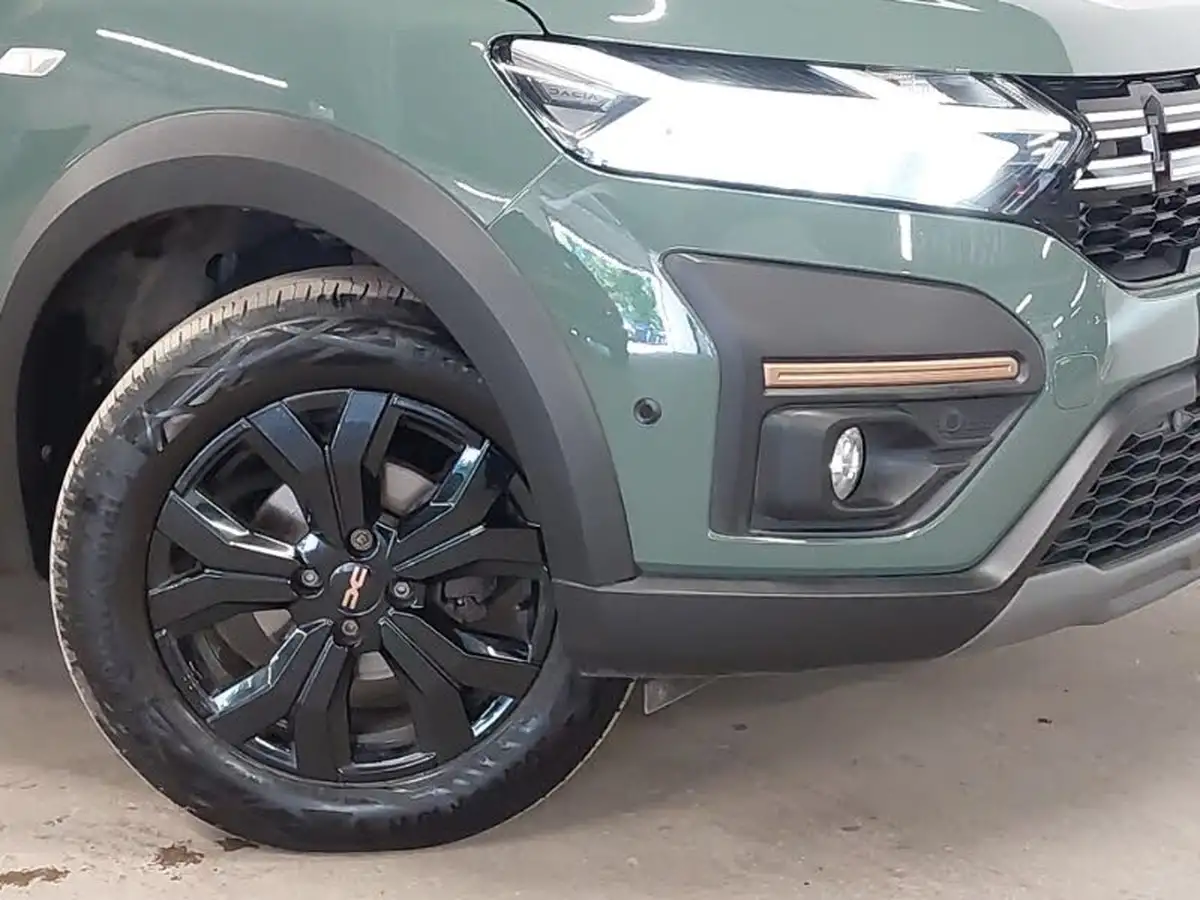 2024-dacia-sandero-stepway-10-tce-extreme-90bhp-big-8