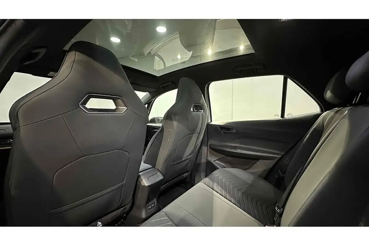 2023-cupra-born-e-v1-204ps-big-23