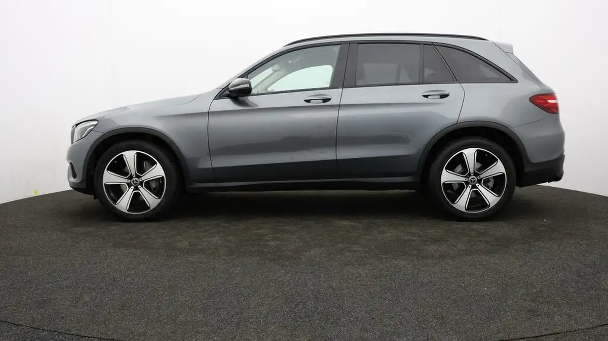 2018-mercedes-benz-glc-class-21d-glc220d-urban-edition-big-68
