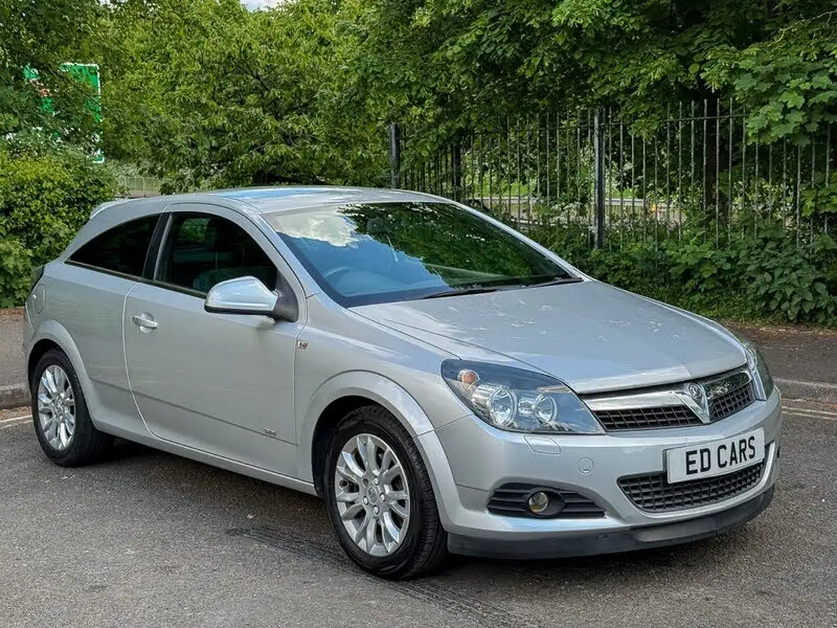 2011-vauxhall-astra-16-sri-16v-vvt-sport-hatch-3d-big-13