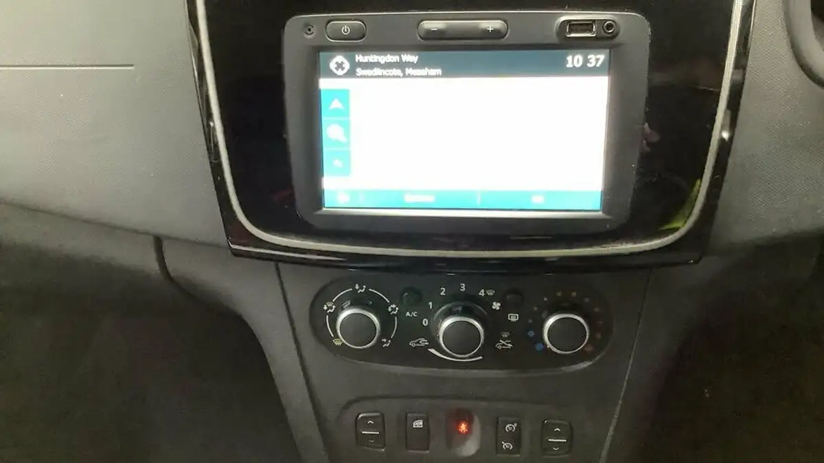 2019-dacia-logan-mcv-stepway-15dci-techroad-big-6