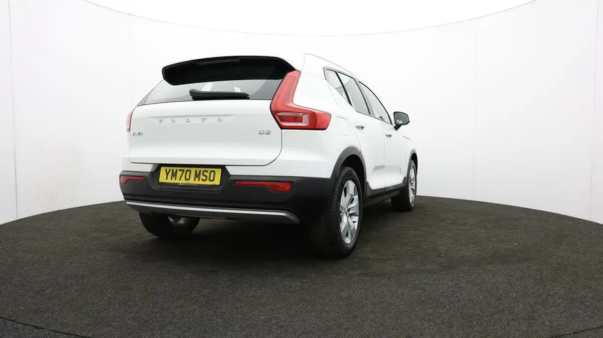 2020-volvo-xc40-20td-d3-momentum-geartronic-big-79