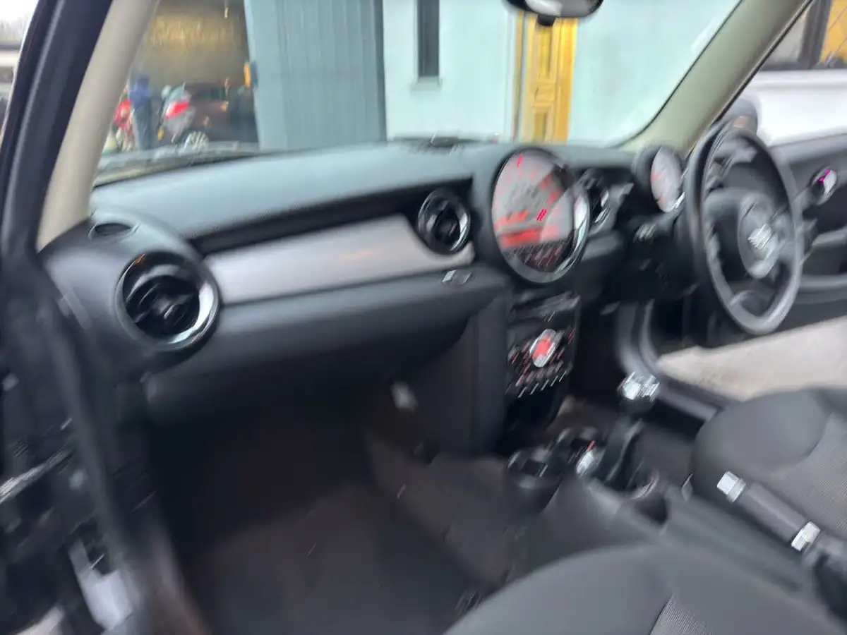 2011-mini-cooper-16-one-98bhp-hatchback-3d-big-22
