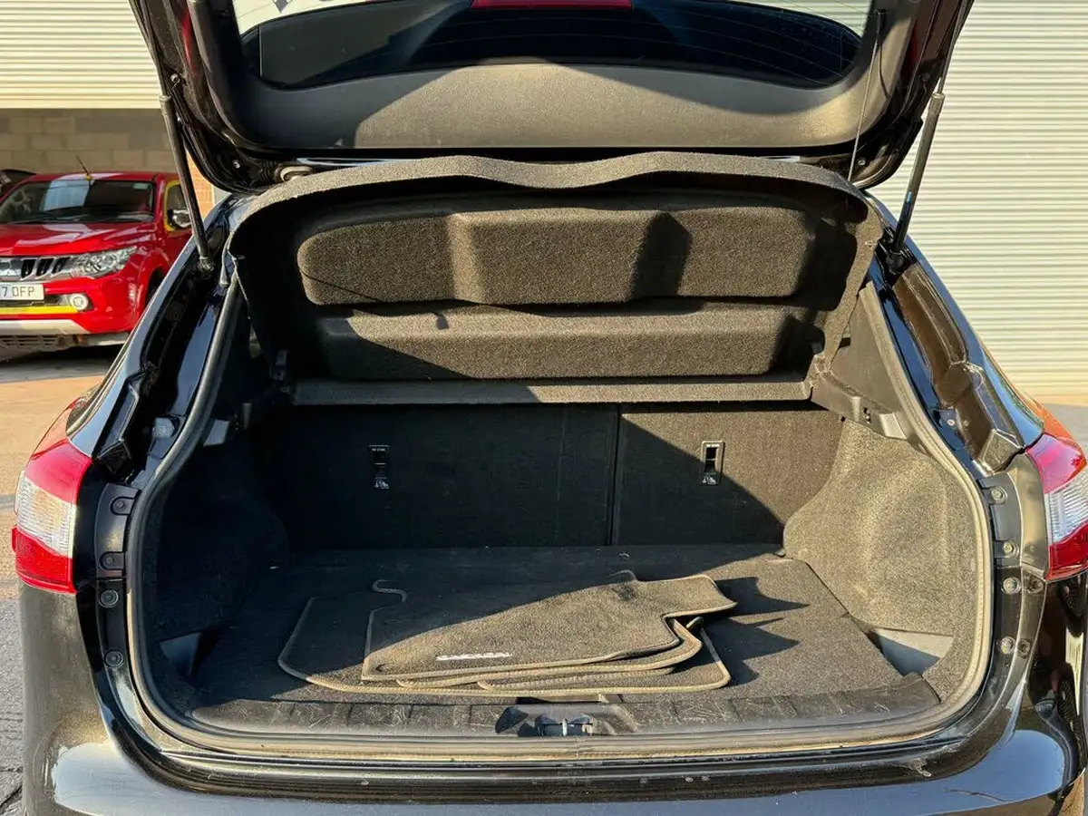 2016-nissan-qashqai-16dci-tekna-4x4-big-76