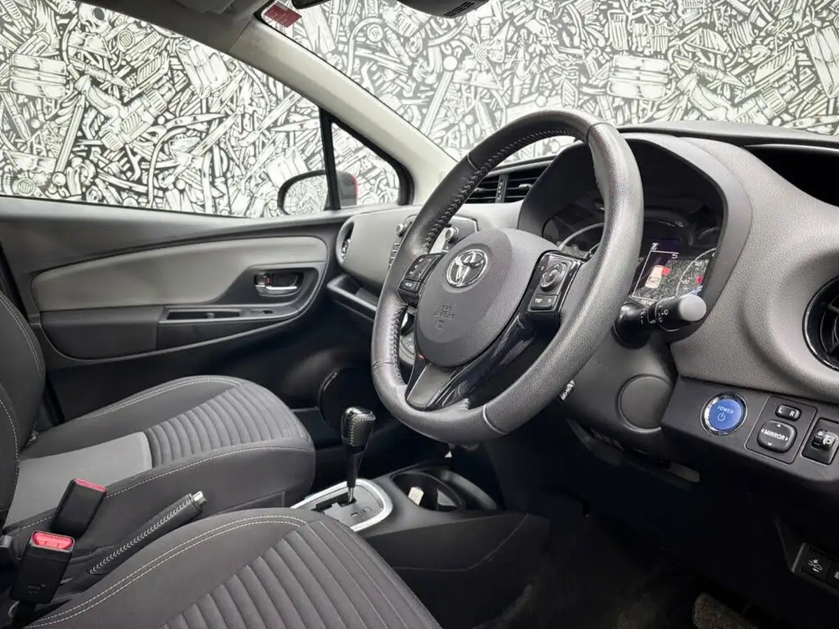 2019-toyota-yaris-15-vvt-i-icon-hybrid-big-22