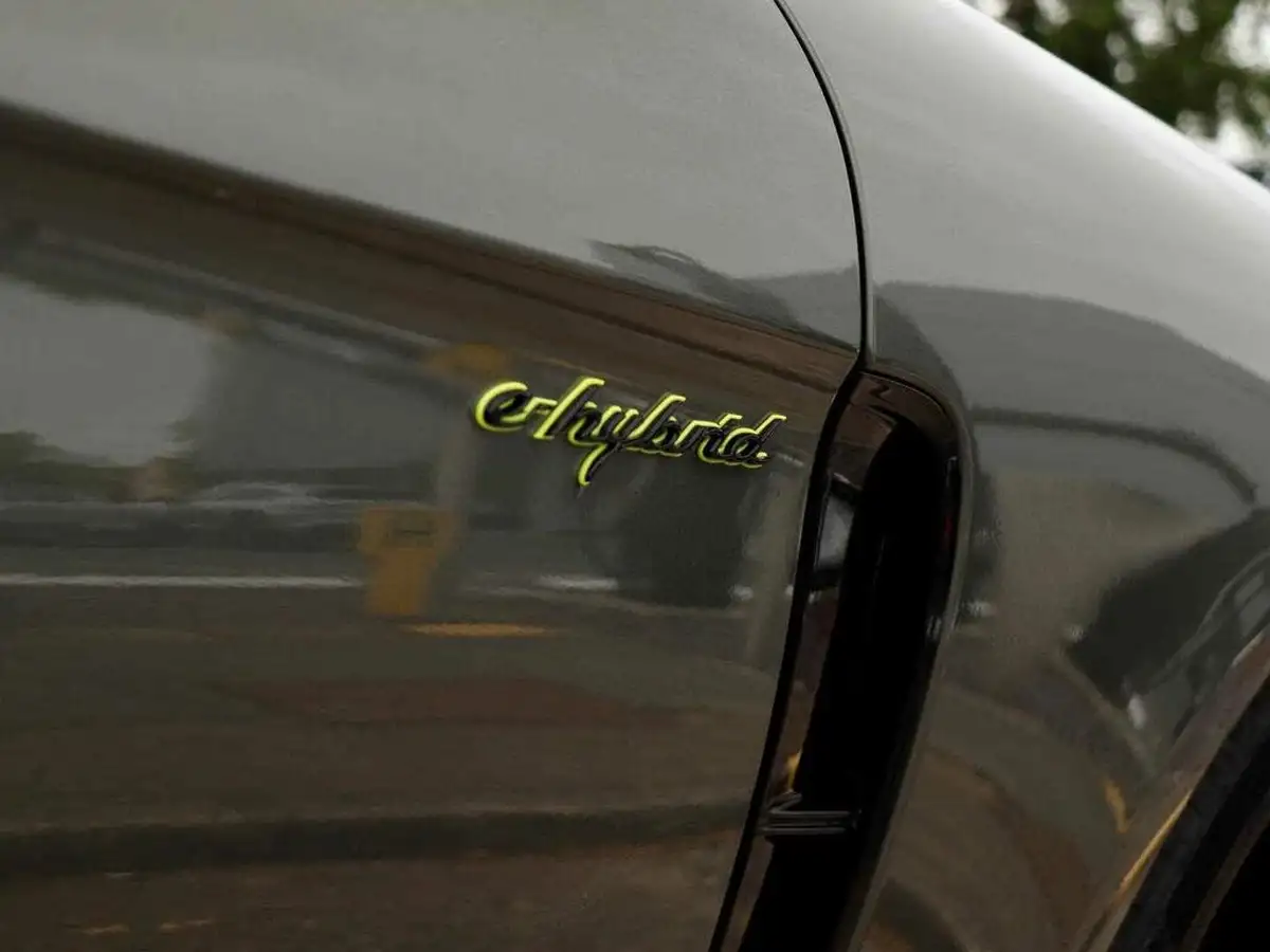 2023-porsche-panamera-30-4-e-hybrid-hatchback-big-30