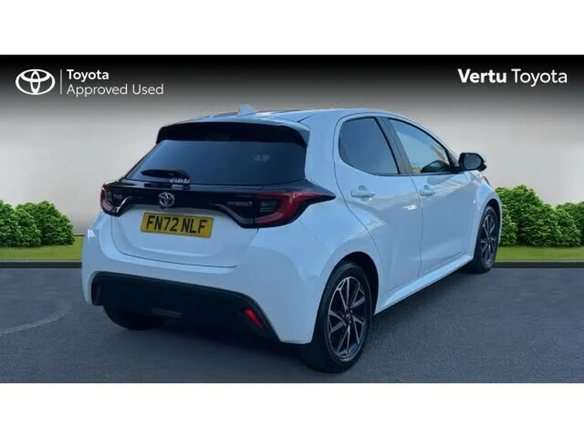 2022-toyota-yaris-15-vvt-i-design-big-1