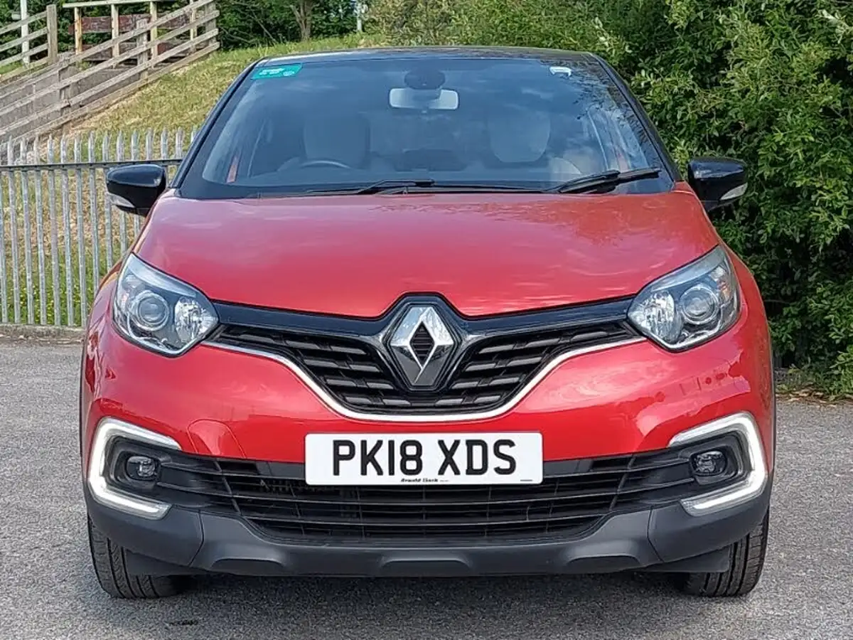 2018-renault-captur-09-tce-iconic-big-11