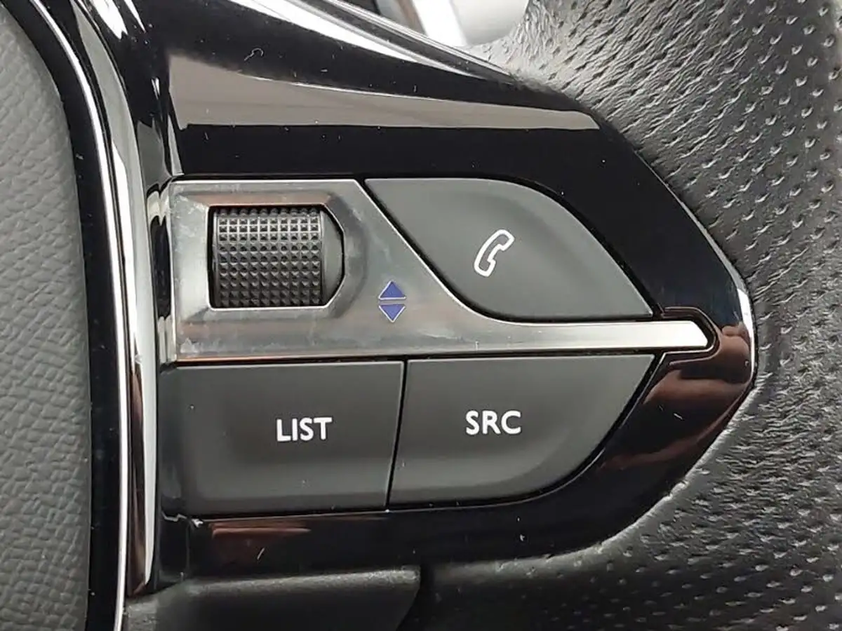 2021-peugeot-3008-suv-12-puretech-gt-eat8-big-18