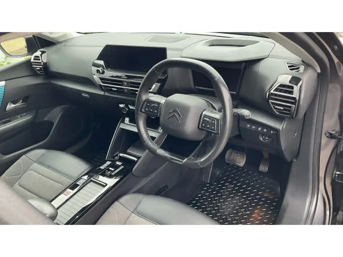 2022-citroen-c4-e-shine-big-10