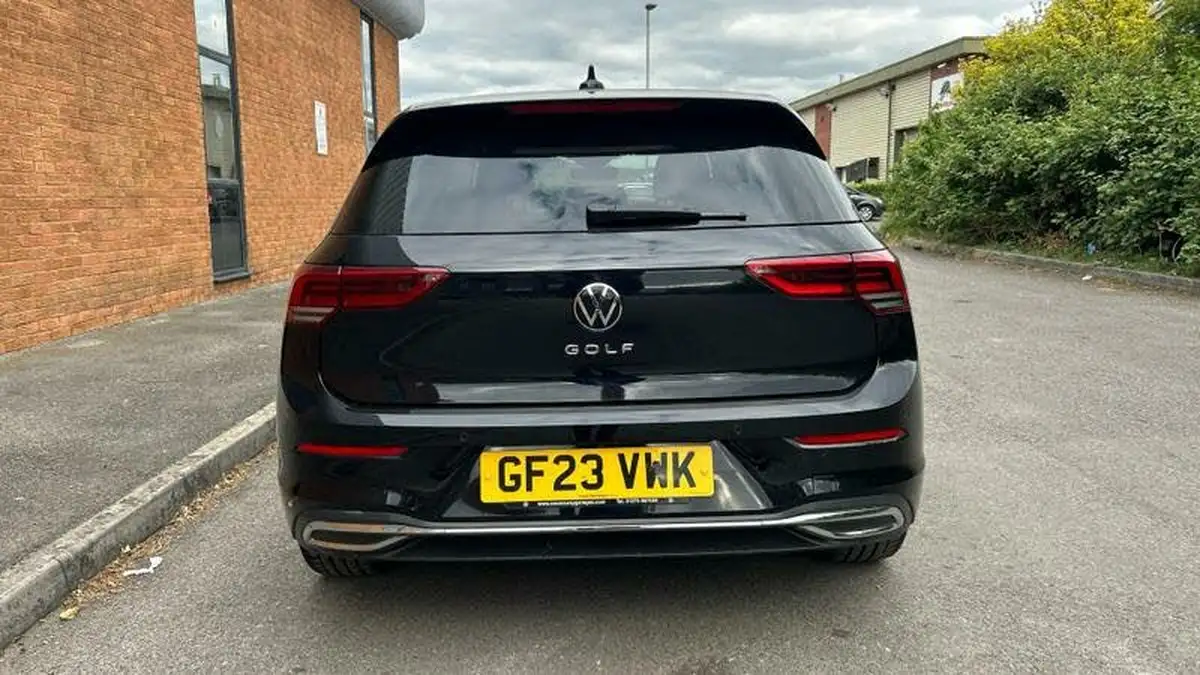 2023-volkswagen-golf-15-tsi-style-edition-150ps-big-19