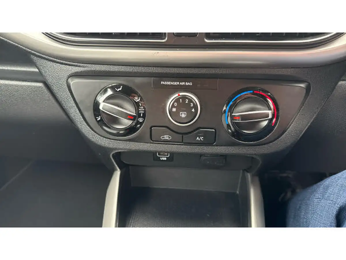 2021-hyundai-i10-10-premium-big-27