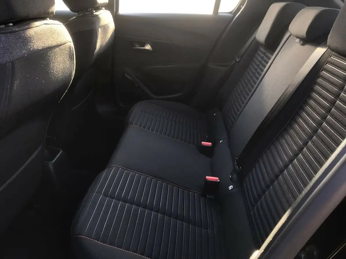 2020-peugeot-208-12-puretech-active-premium-75bhp-big-10