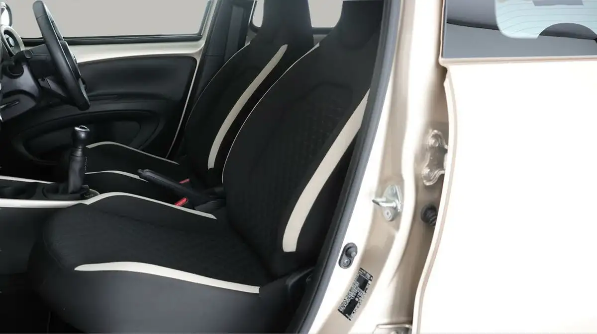 2022-toyota-aygo-x-10-vvt-i-edge-big-13