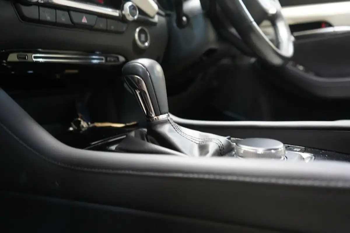 2019-mazda-mazda3-20-gt-sport-tech-180ps-saloon-4d-auto-big-10