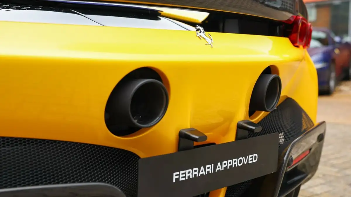 2021-ferrari-sf90-stradale-big-17