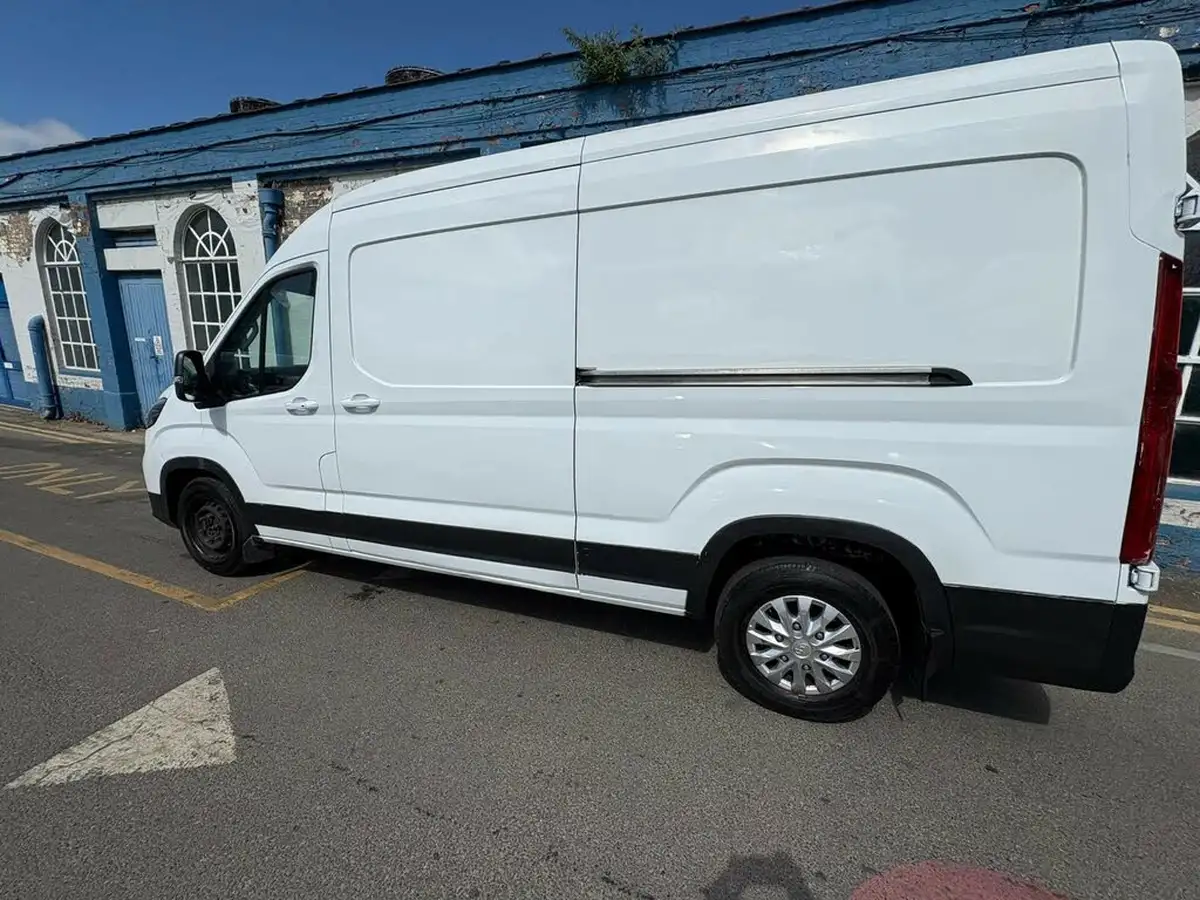 2022-maxus-e-deliver-9-e-lh-515kwh-big-16