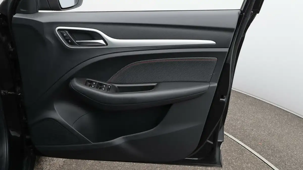 2022-mg-zs-suv-e-trophy-ev-176ps-big-15