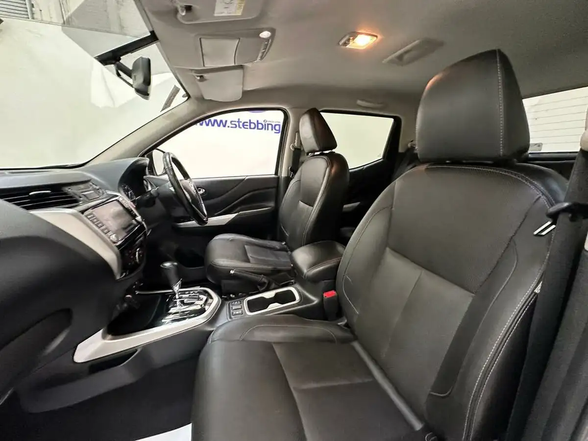 2019-nissan-navara-23dci-tt-tekna-8-navileather-auto-big-23