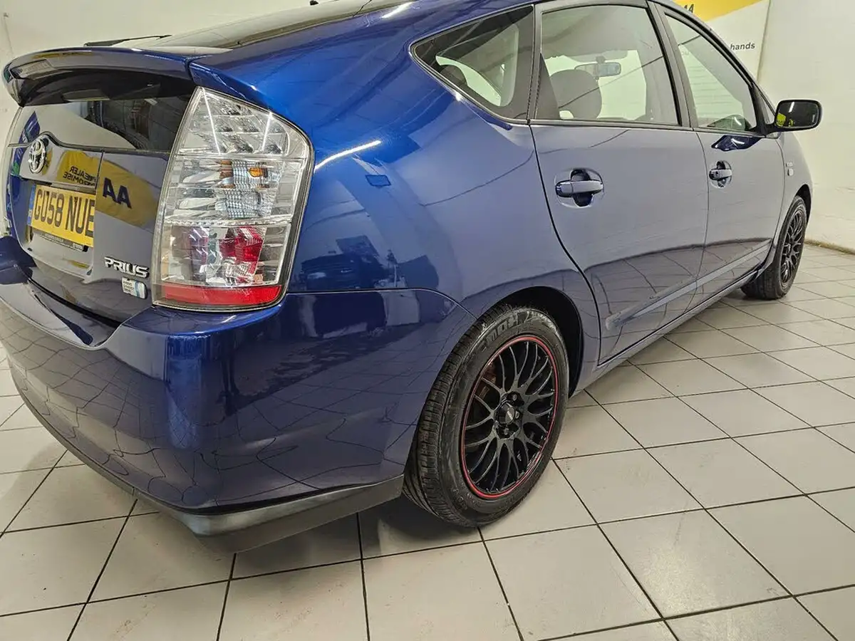2008-toyota-prius-15-vvt-i-t-spirit-big-15