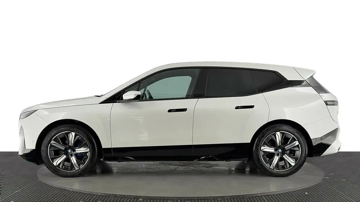 2022-bmw-ix-e-xdrive-50-m-sport-big-6