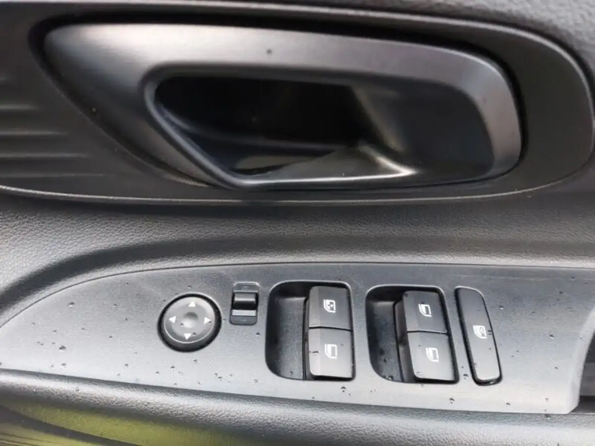 2024-hyundai-i20-10-t-gdi-advance-big-11