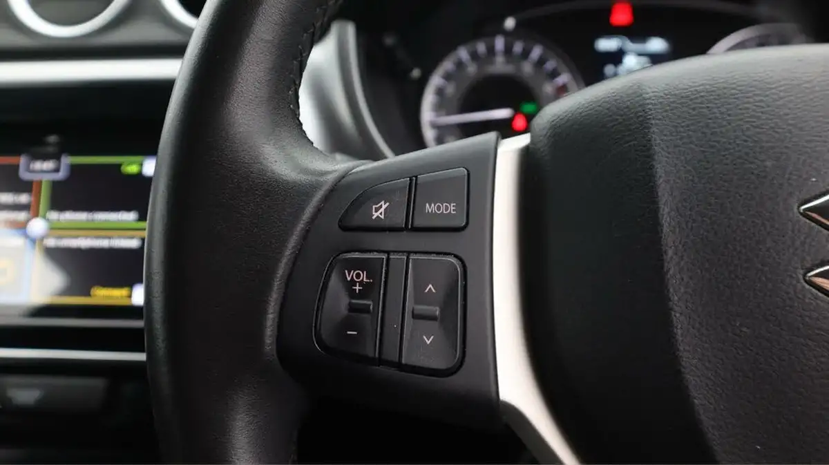 2020-suzuki-vitara-14-boosterjet-sz-t-140ps-big-25