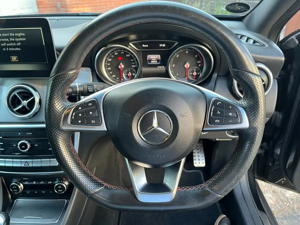 2017-mercedes-benz-gla-class-21d-gla-200d-amg-line-ss-big-19
