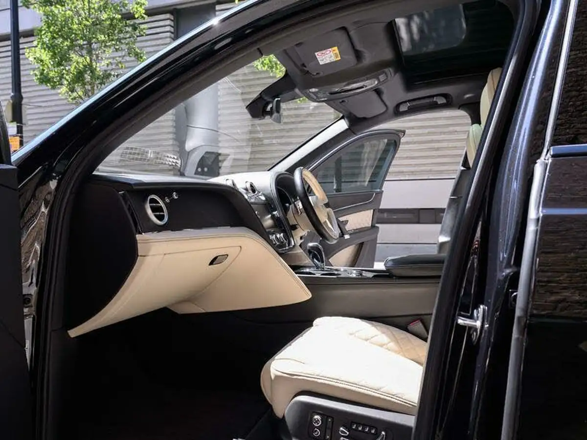 2016-bentley-bentayga-60-w12-big-17