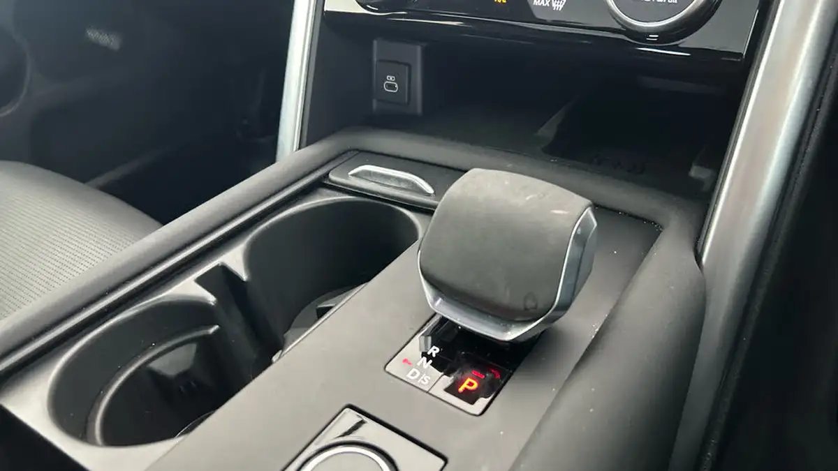2023-land-rover-discovery-30-d300-r-dynamic-hse-big-12