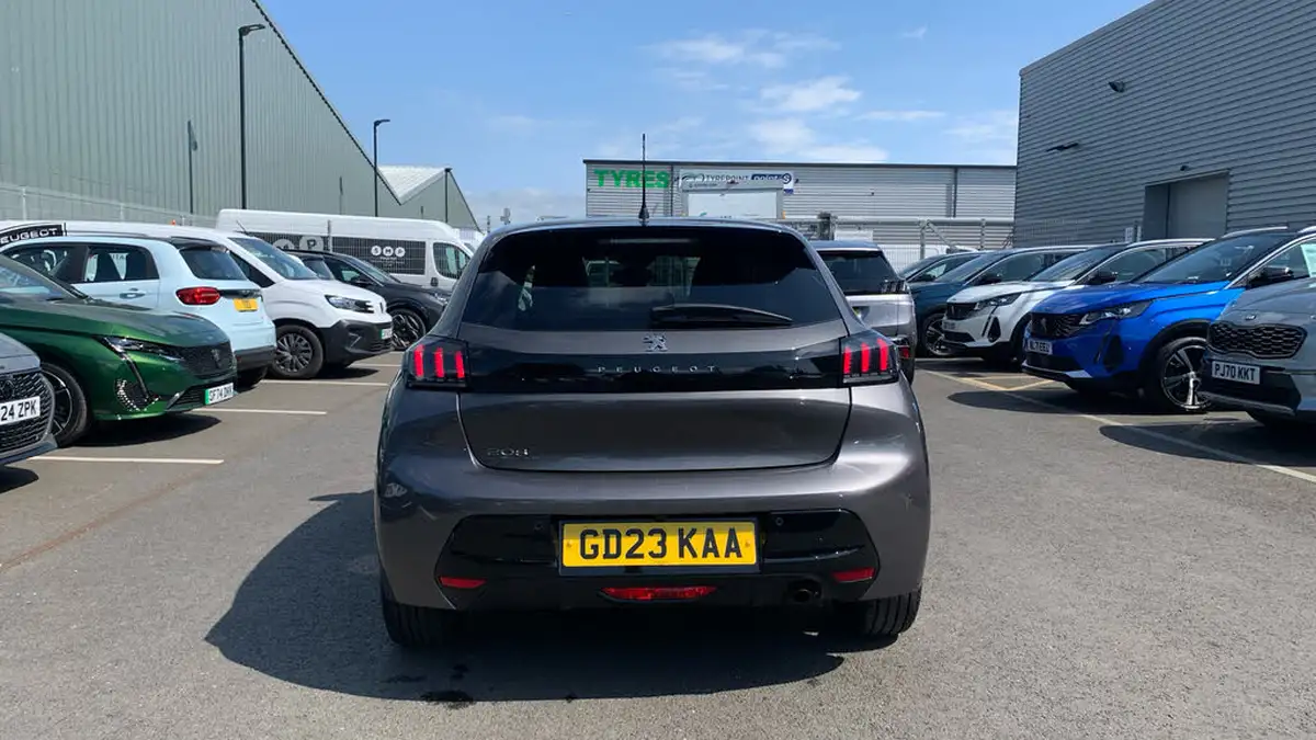 2023-peugeot-208-12-puretech-allure-premium-100ps-big-8