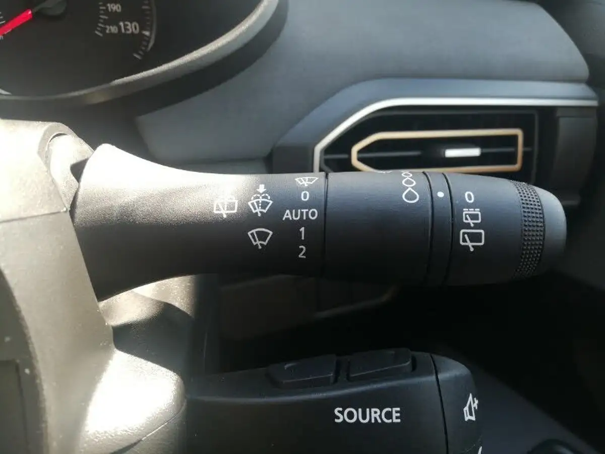 2024-dacia-sandero-stepway-10-tce-extreme-90bhp-big-17