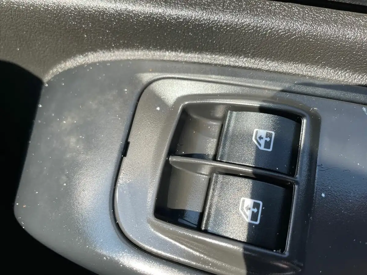 2013-peugeot-bipper-13td-se-panel-big-19