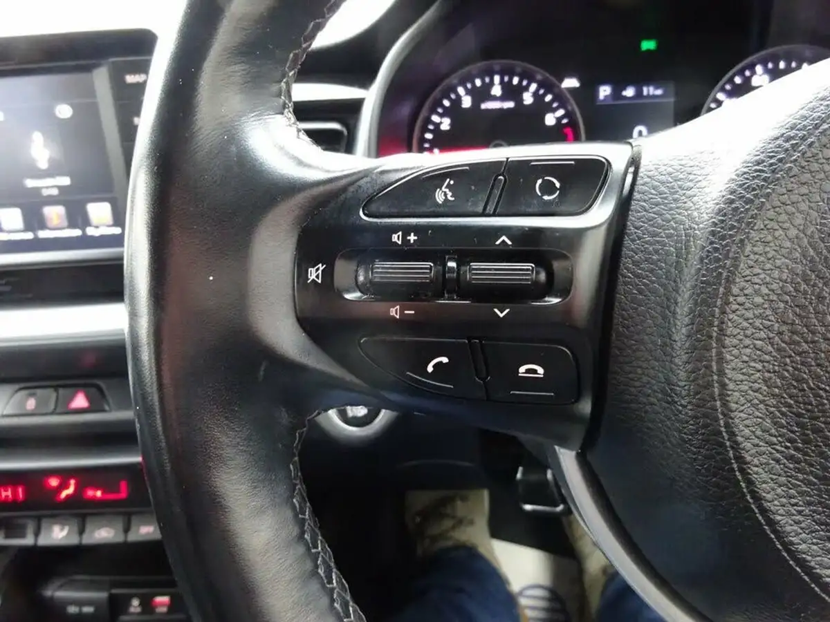 2020-kia-stonic-10-t-gdi-4-dct-big-25