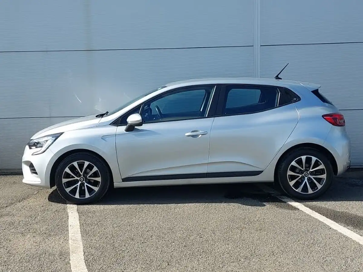 2021-renault-clio-10-tce-iconic-90ps-big-3