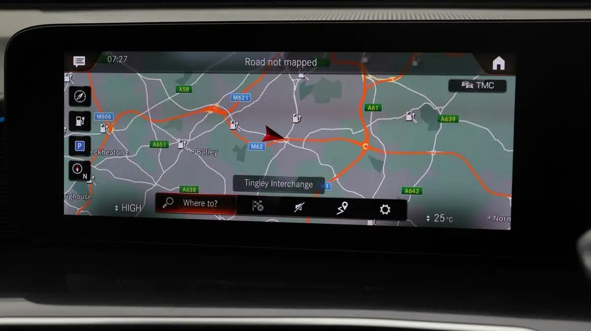2022-mercedes-benz-eqc-e-eqc-400-amg-line-big-10
