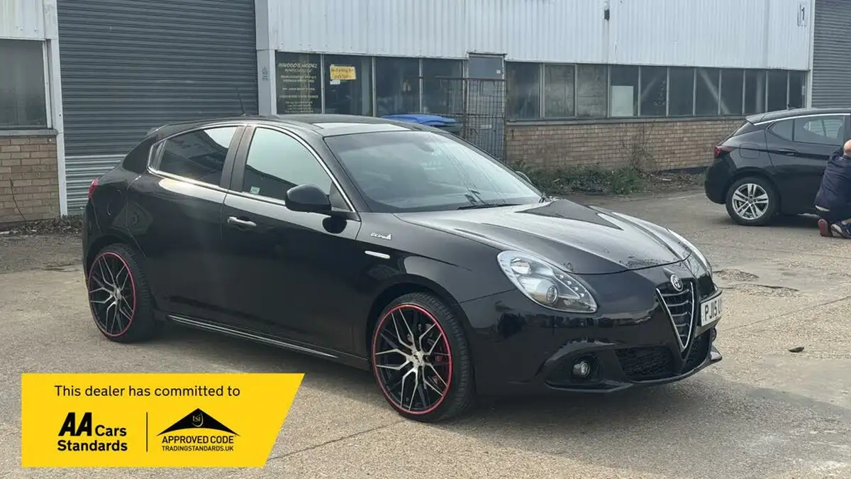 2015-alfa-romeo-giulietta-14-tb-qv-line-big-1