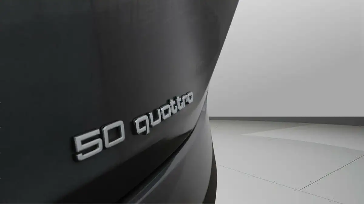 2022-audi-e-tron-50e-black-edition-station-wagon-big-23