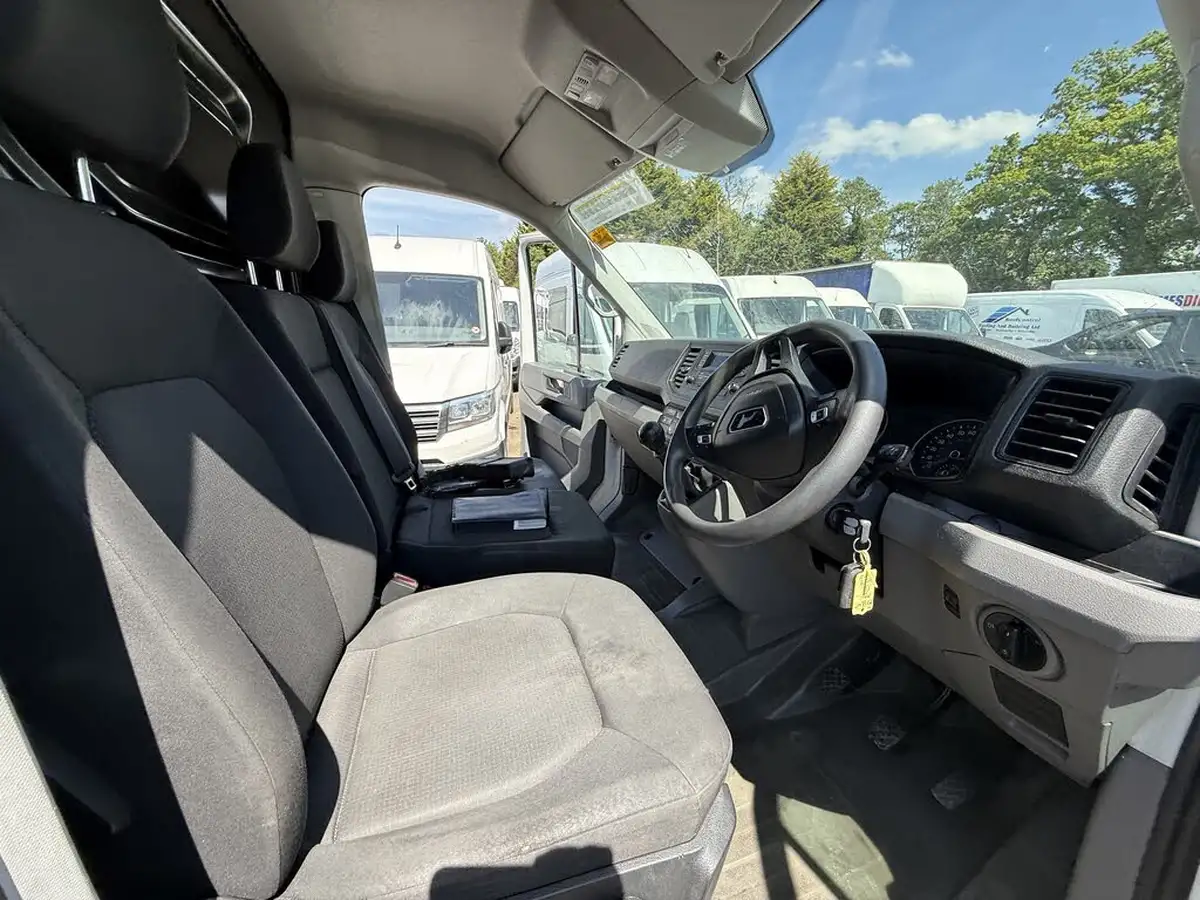 2018-man-tge-20-td-3140-long-rwd-high-roof-van-big-7