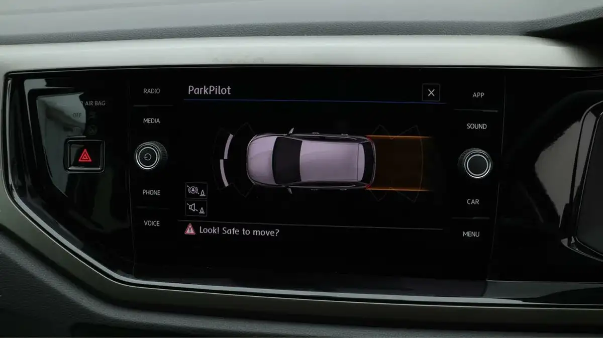 2020-volkswagen-polo-10-tsi-match-big-26