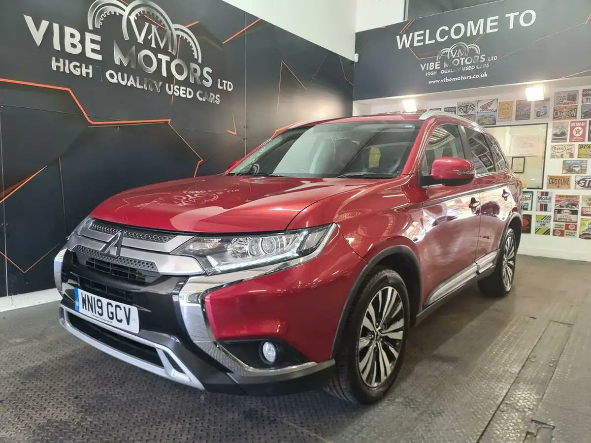 2019-mitsubishi-outlander-20-juro-7st-big-3