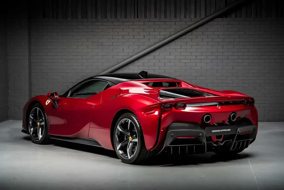 2021-ferrari-sf90-stradale-big-9
