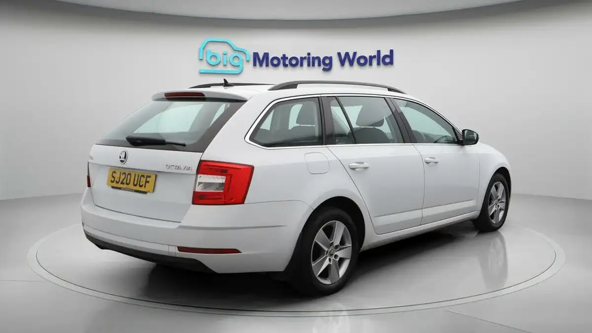 2020-skoda-octavia-16tdi-se-technology-estate-big-7
